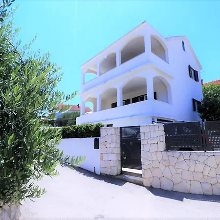 On Iovo With Large Balcony Apartman
