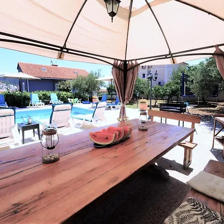 Apartman On Iovo With Large Balcony Trogir